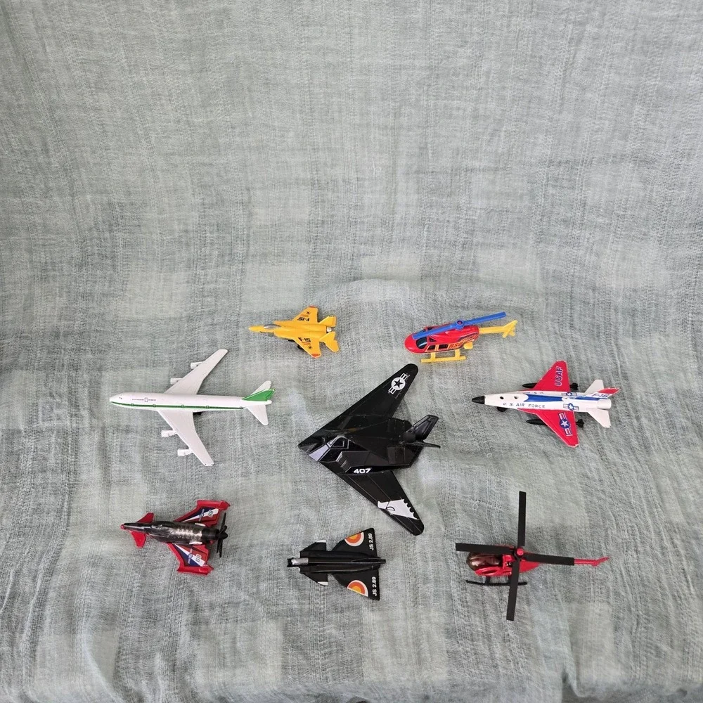 Lot of Mixed Die cast‎  Metal and Plastic Toy Aircraft Airplane Helicopter